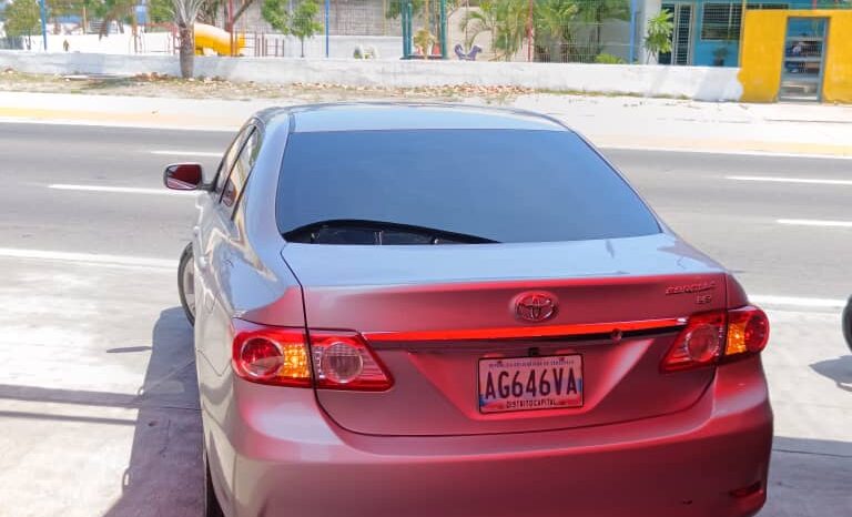 
								Toyota Corolla LE 2012 full									