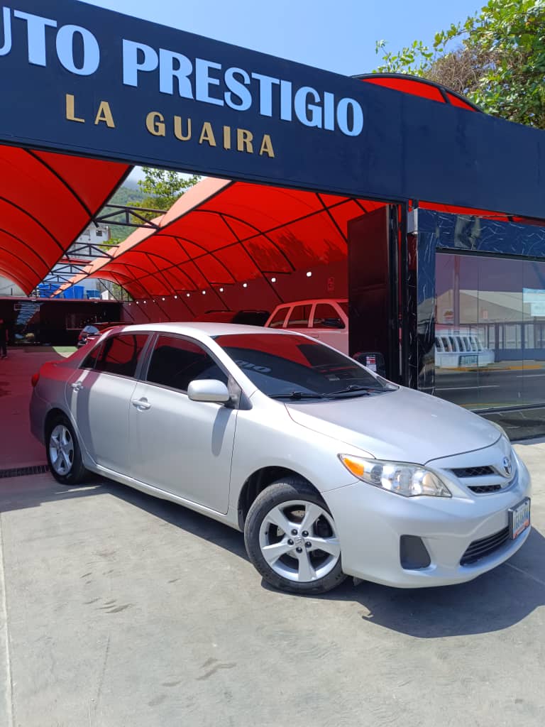 Toyota Corolla LE 2012