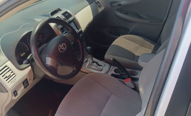 
								Toyota Corolla LE 2012 full									