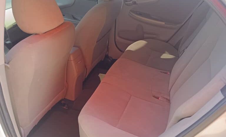 
								Toyota Corolla LE 2012 full									