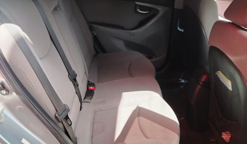 
								Hyundai Elantra 2016 full									