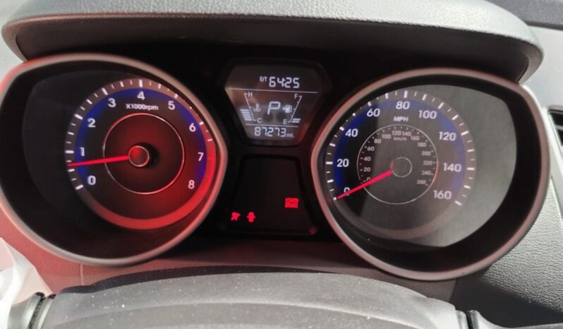 
								Hyundai Elantra 2016 full									