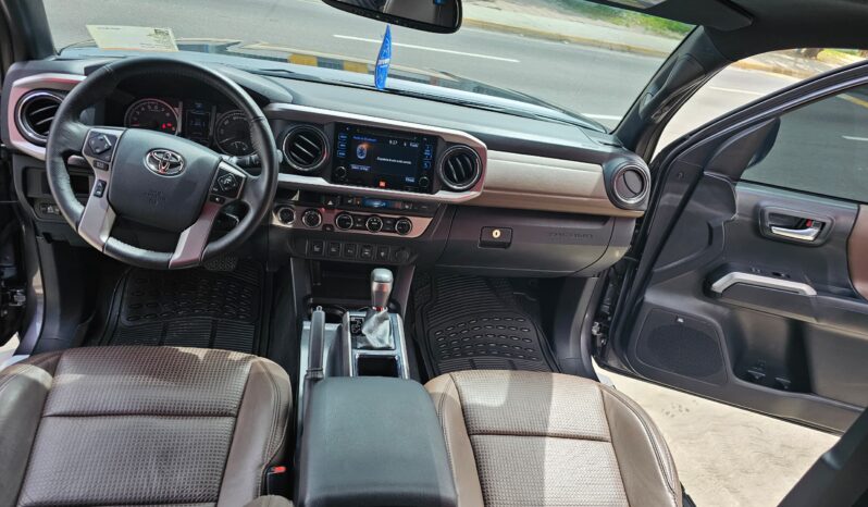 
								Toyota Tacoma 2017 full									