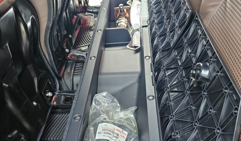 
								Toyota Tacoma 2017 full									