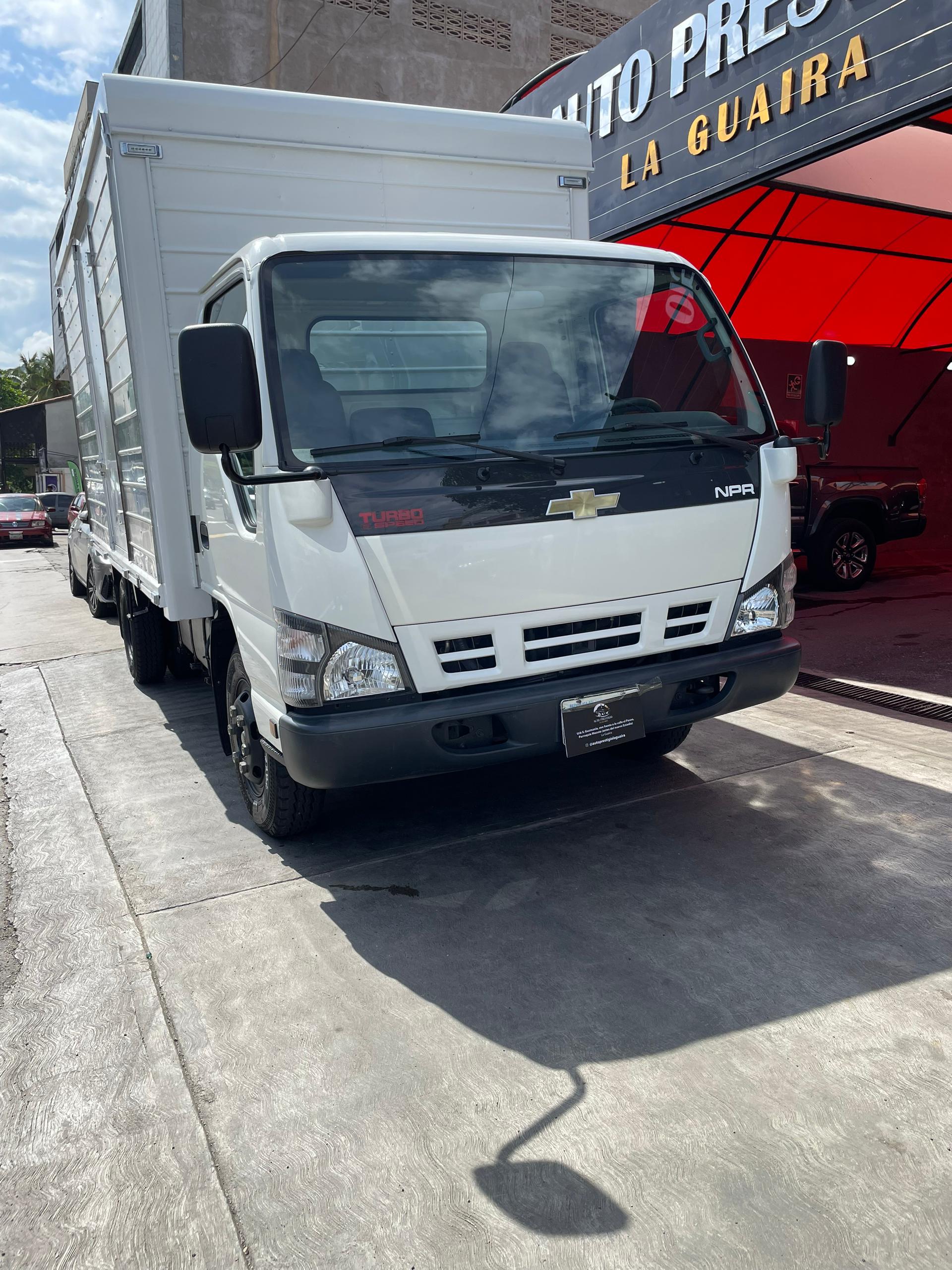 Chevrolet NPR Furgon 2014