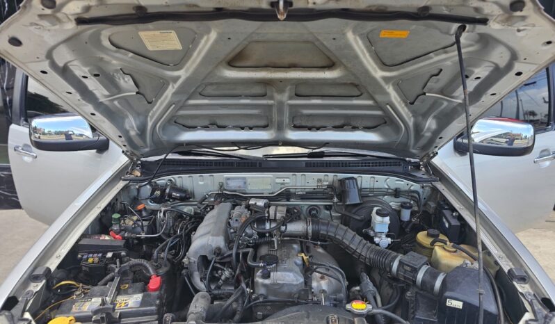 
								Mazda BT-50 2011 full									