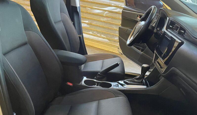 
								Toyota Corolla LE 2017 full									