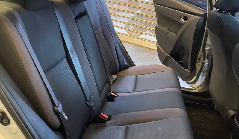 
								Toyota Corolla LE 2017 full									