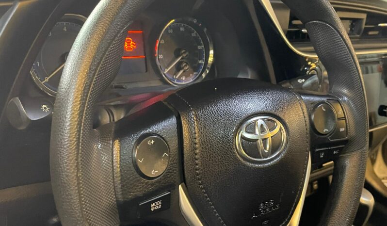 
								Toyota Corolla LE 2017 full									