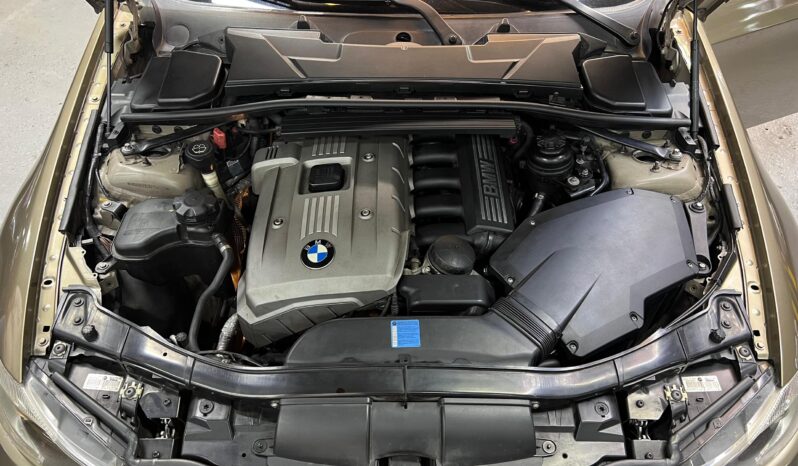 
								BMW 325i Limousine 2006 full									