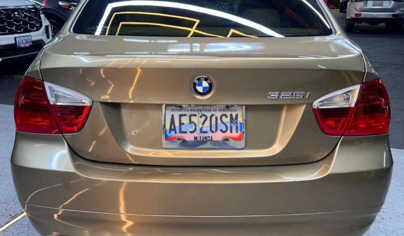 
								BMW 325i Limousine 2006 full									