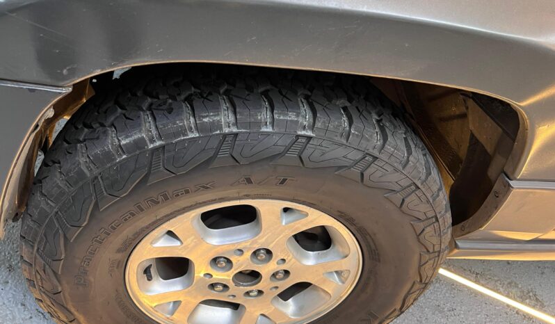 
								Jeep Laredo 2004 full									