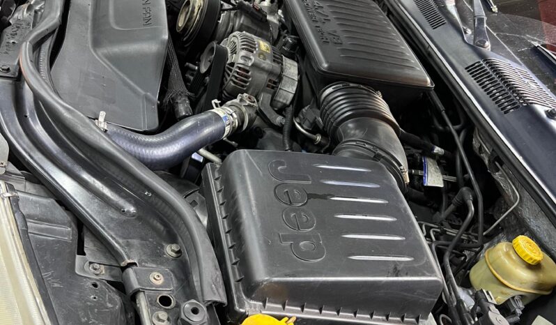 
								Jeep Laredo 2004 full									