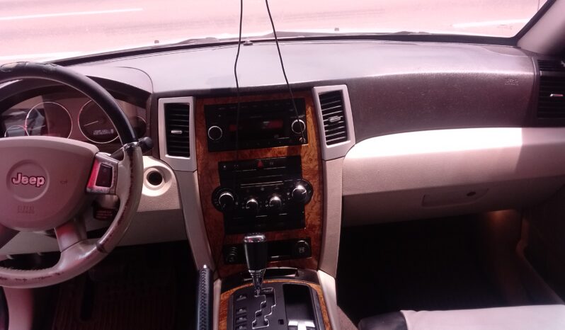 
								Jeep Cherokee Limited 2010 full									