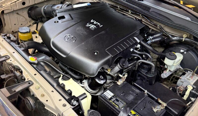 
								Toyota Fortuner 2012 full									